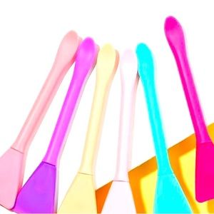 Double ended silicone face mask brush